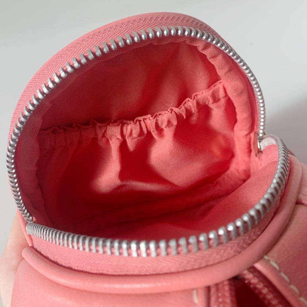 Y2K Pink Shoulder Bag with Silver Hardware - Picture 5 of 11